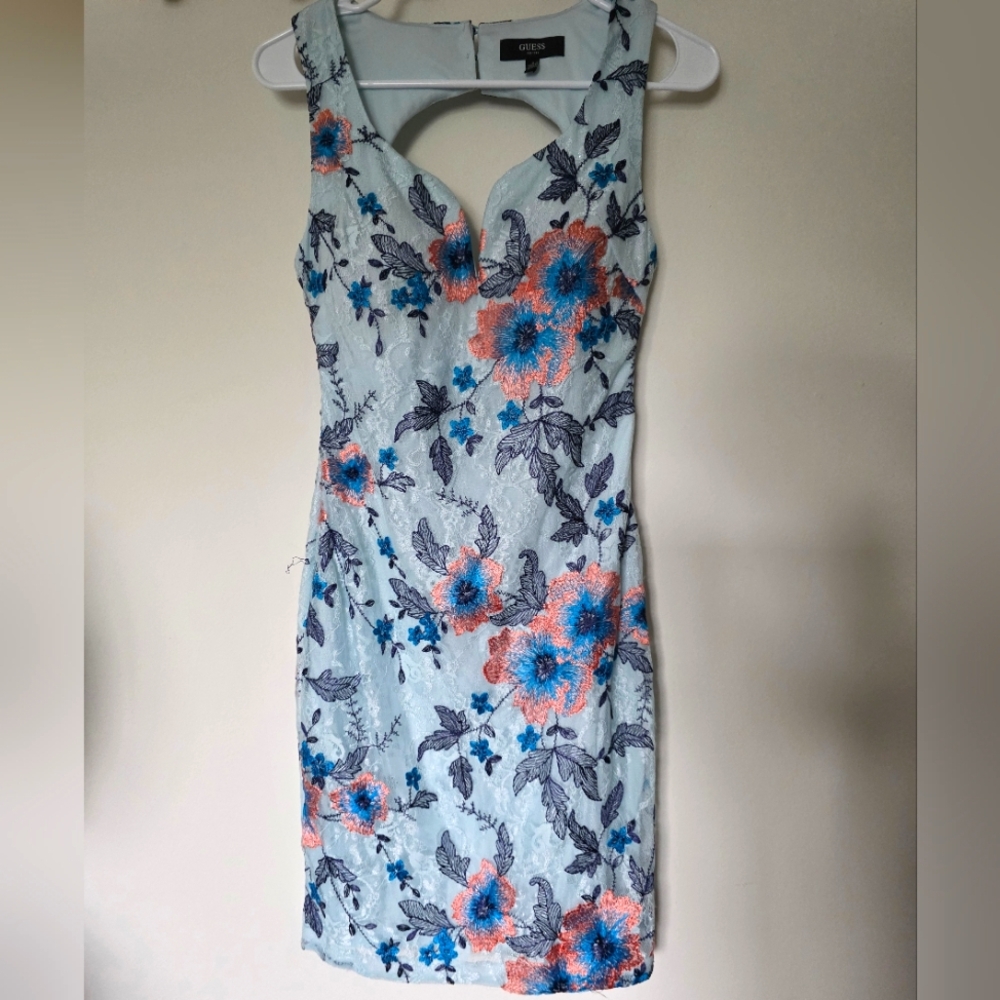 Guess Sweetheart Embroidered Floral Sheath Dress Sz 2 - Picture 3 of 9